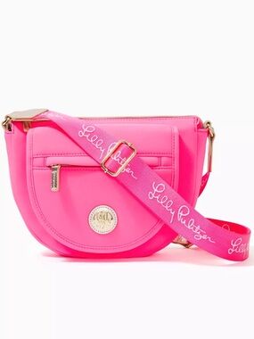 Lilly Pulitzer NWT Giavanna neoprene crossbody bag in Aura Pink!